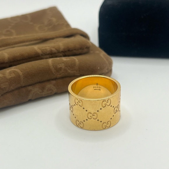 Authentic GUCCI Icon Logo 18K Yellow Gold Ring Band - Picture 3 of 10